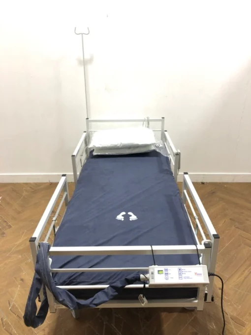 1 X TRUCKLOAD OF 15 X PALLETS OF OSKA ELECTRIC PROFILING MEDICAL HOSPITAL SINGLE BED (MODEL NUMBER -10001) *BRAND NEW*
