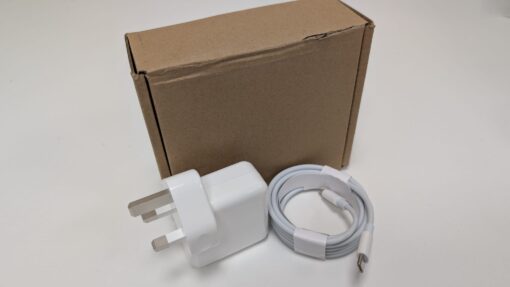 UK 30W WALL PLUGS WITH USB-C (APPROX. 100 UNITS TOTAL)