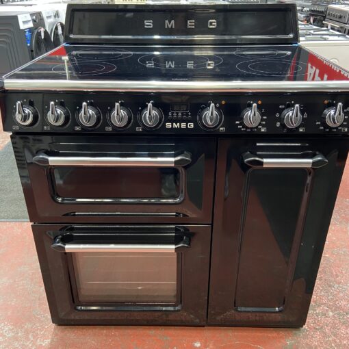 SMEG RETURNS: 15 PALLETS OF COOKERS AND REFRIGERATORS - HIGH-QUALITY APPLIANCES AT DISCOUNTED PRICES