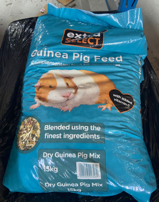 1 PALLET OF 9 X 15KG EXTRA SELECT GUINEA PIG DRY FOOD MUESLI MIX. BBE: 03/25.